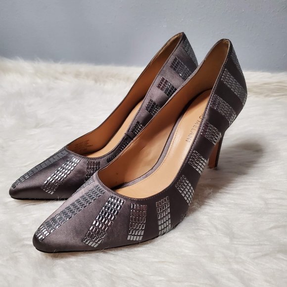 Antonio Melani Gray Satin with Metallic Silver Embossed Detailing Heels, 8.5 - Picture 4 of 10